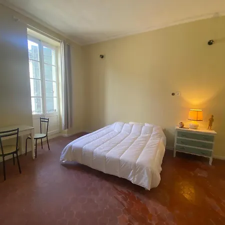 Grand * Roquemaure (Gard)