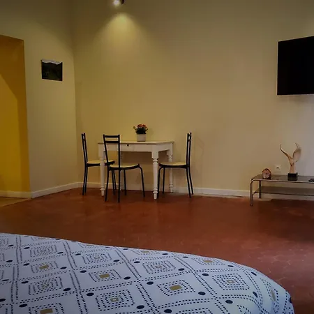 Grand Proche Avignon Apartament *