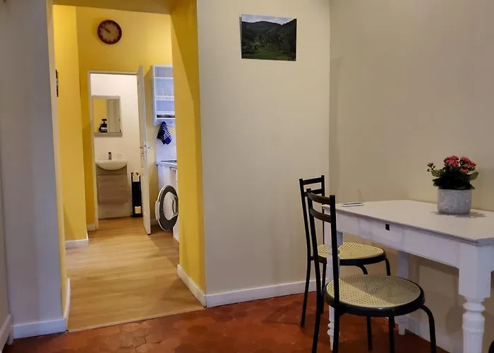 Grand Proche Avignon Апартаменты *